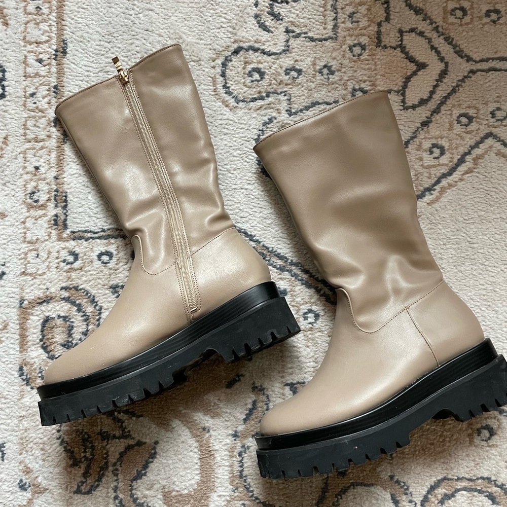 NEVER WORN platform mid calf boots